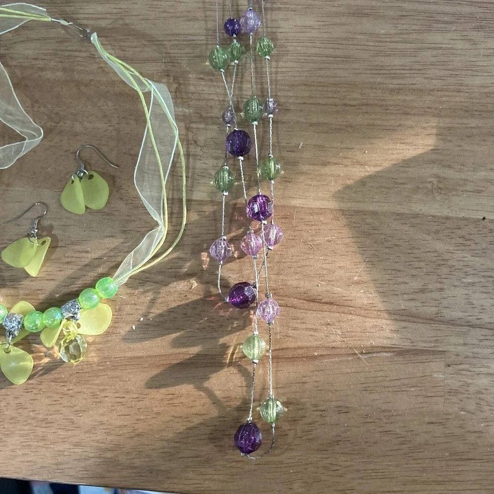 2 Sets Of Necklace And 1‎ Pair Of Earrings - Picture 2 of 3